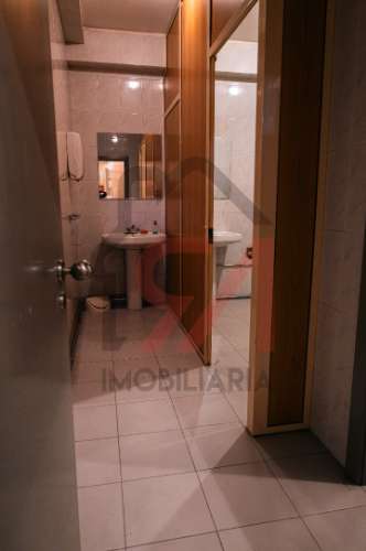 Armazém  Venda em Freamunde,Paços de Ferreira