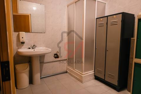 Armazém  Venda em Freamunde,Paços de Ferreira