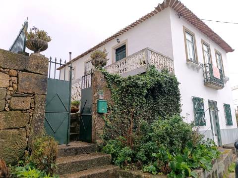 Moradia T4 Venda em Paços de Ferreira,Paços de Ferreira