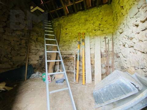 Quintinha  Venda em Póvoa de Rio de Moinhos e Cafede,Castelo Branco