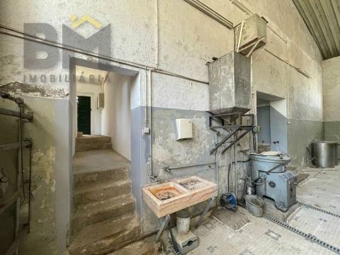 Lagar de Azeite  Venda em Freixial e Juncal do Campo,Castelo Branco