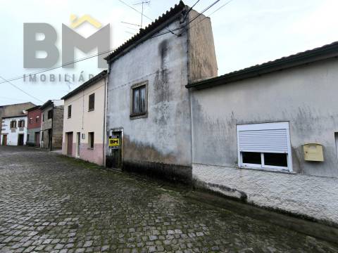 Moradia para Restaurar T2 Venda em Póvoa de Rio de Moinhos e Cafede,Castelo Branco
