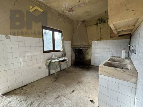 Moradia para Restaurar T2 Venda em Póvoa de Rio de Moinhos e Cafede,Castelo Branco