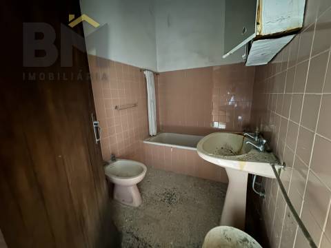 Moradia para Restaurar T2 Venda em Póvoa de Rio de Moinhos e Cafede,Castelo Branco