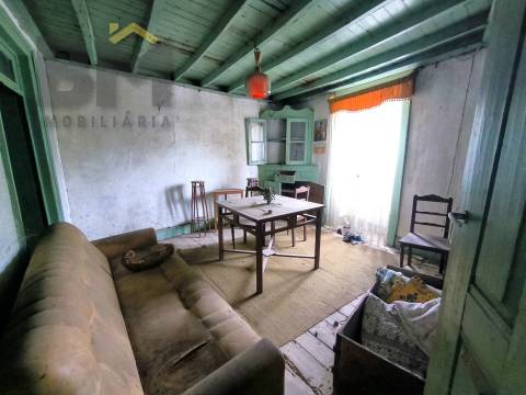 Moradia para Restaurar T2 Venda em Póvoa de Rio de Moinhos e Cafede,Castelo Branco