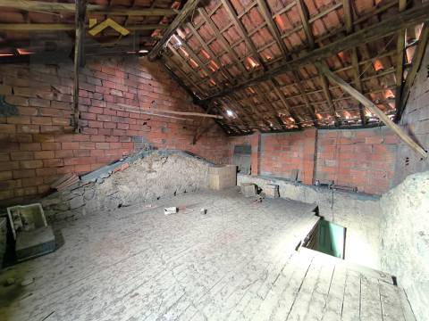 Moradia para Restaurar T2 Venda em Póvoa de Rio de Moinhos e Cafede,Castelo Branco