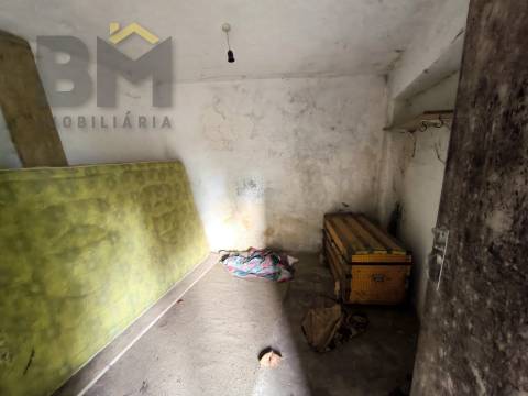 Moradia para Restaurar T2 Venda em Póvoa de Rio de Moinhos e Cafede,Castelo Branco