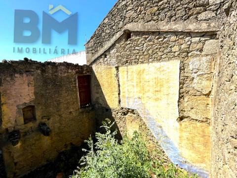 Moradia para Restaurar T0 Venda em Escalos de Cima e Lousa,Castelo Branco