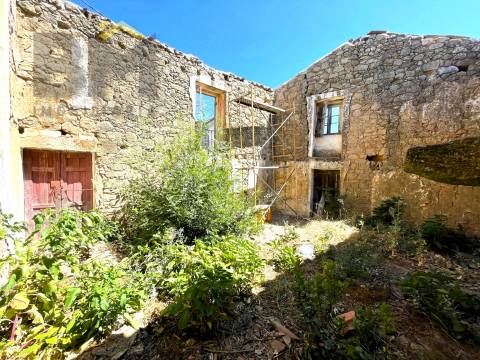 Moradia para Restaurar T0 Venda em Escalos de Cima e Lousa,Castelo Branco