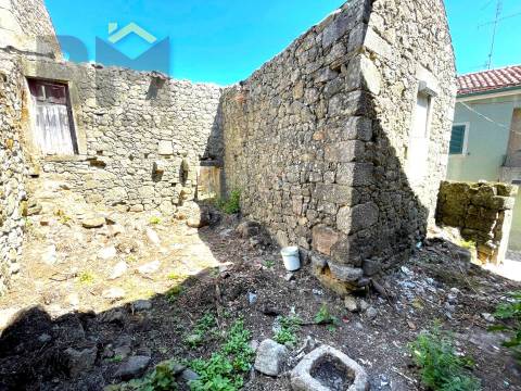 Moradia para Restaurar T0 Venda em Escalos de Cima e Lousa,Castelo Branco