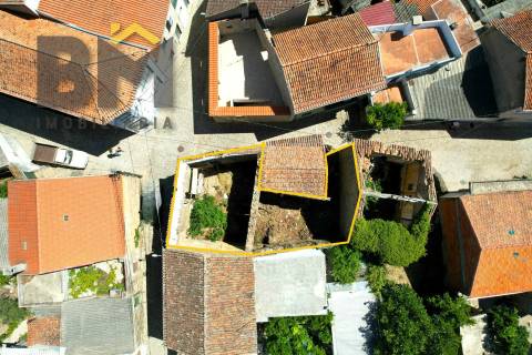 Moradia para Restaurar T0 Venda em Escalos de Cima e Lousa,Castelo Branco