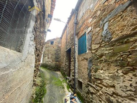 Moradia para Restaurar T0 Venda em Sobreira Formosa e Alvito da Beira,Proença-a-Nova