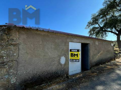 Armazém  Venda em Freixial e Juncal do Campo,Castelo Branco