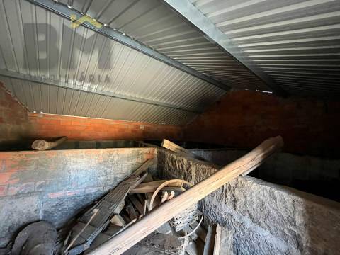 Armazém  Venda em Freixial e Juncal do Campo,Castelo Branco