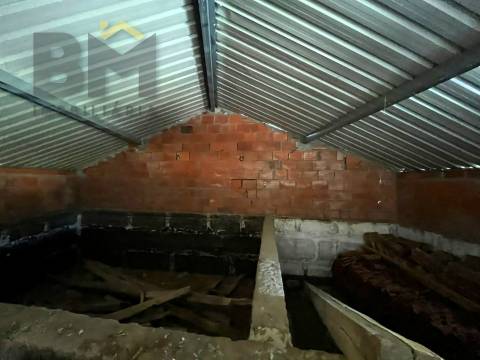 Armazém  Venda em Freixial e Juncal do Campo,Castelo Branco