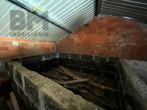 Armazém  Venda em Freixial e Juncal do Campo,Castelo Branco