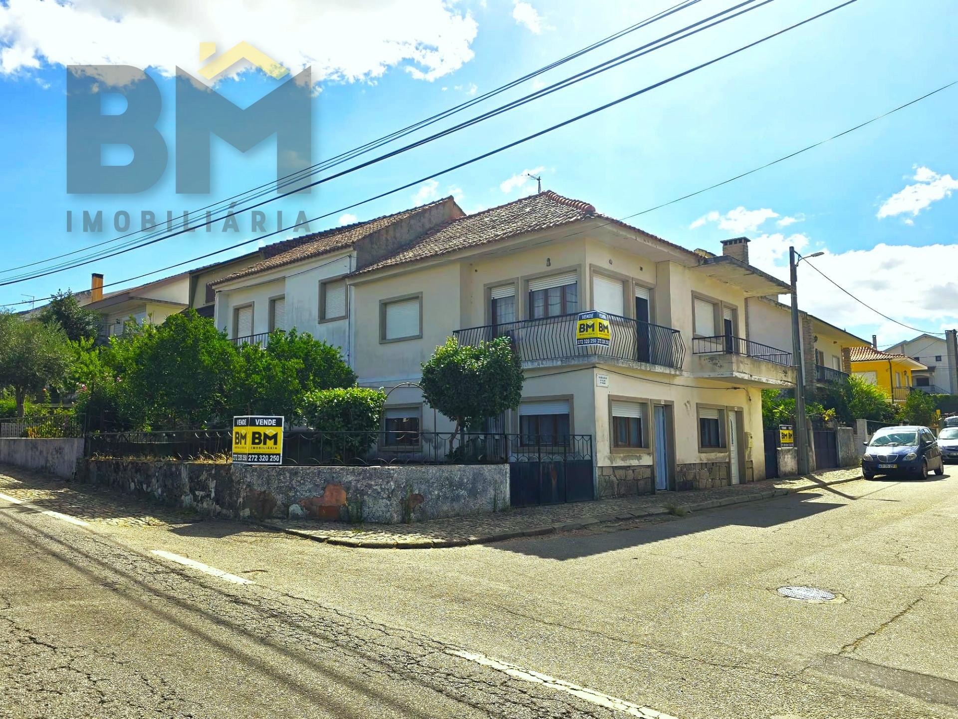 Moradia Geminada T4 Venda em Escalos de Cima e Lousa,Castelo Branco