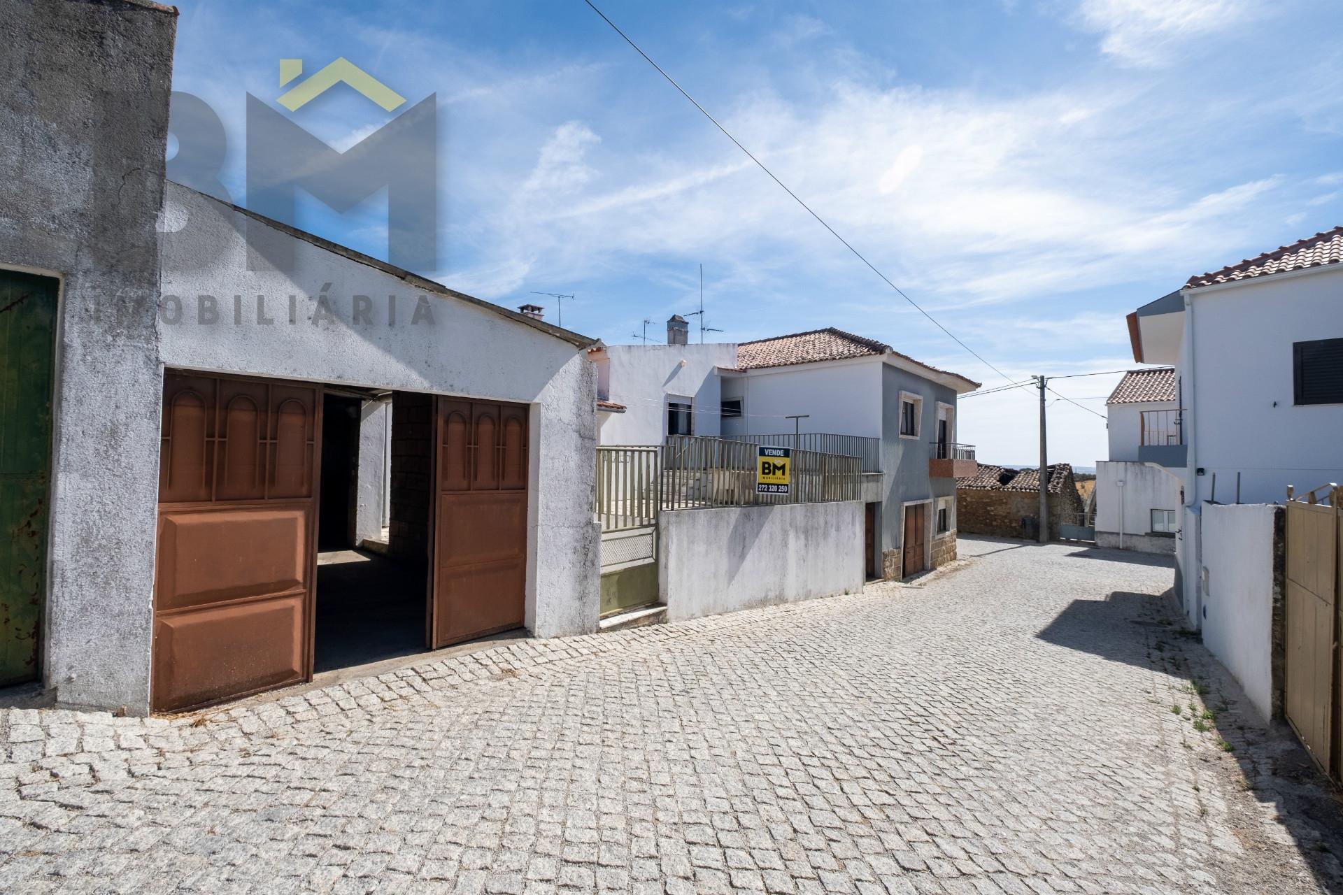 Moradia T3 Venda em Escalos de Baixo e Mata,Castelo Branco