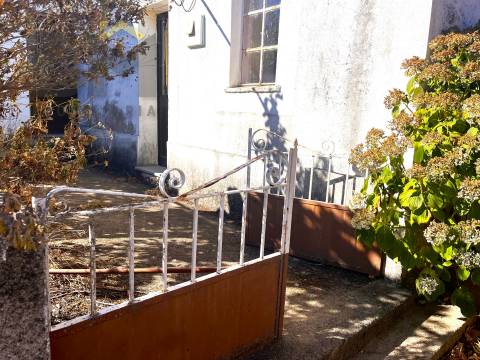 Moradia T3 Venda em Santo André das Tojeiras,Castelo Branco