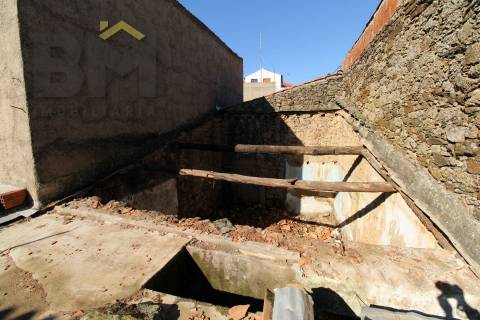 Moradia T2 Venda em Freixial e Juncal do Campo,Castelo Branco