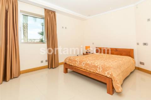 Moradia Isolada T4 Venda em Albufeira e Olhos de Água,Albufeira