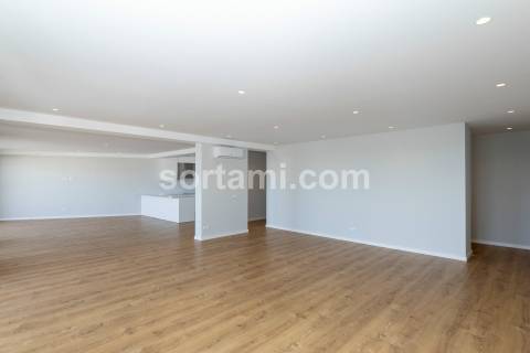 Apartamento T4 Venda em Albufeira e Olhos de Água,Albufeira