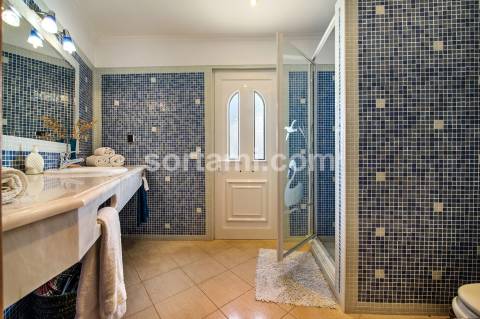 Moradia Isolada T4 Venda em Albufeira e Olhos de Água,Albufeira