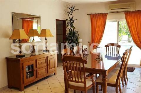 Moradia Isolada T7 Venda em Quarteira,Loulé