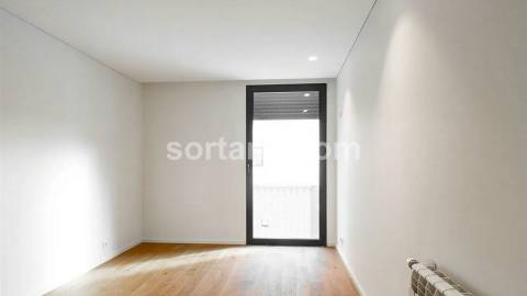 Apartamento T4 Venda em Matosinhos e Leça da Palmeira,Matosinhos