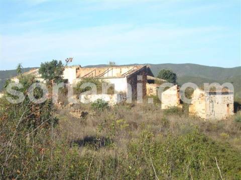 Moradia Devoluta  Venda em São Bartolomeu de Messines,Silves