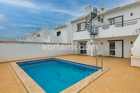Moradia Geminada T3+1 Venda em Guia,Albufeira