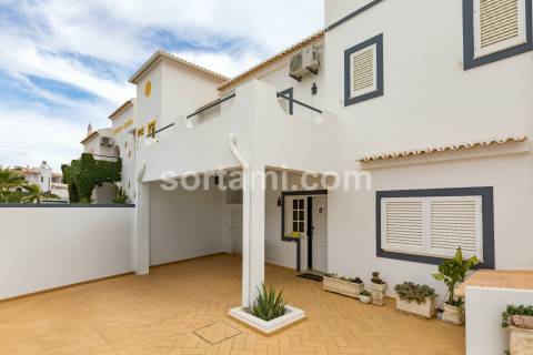 Moradia Geminada T3+1 Venda em Guia,Albufeira