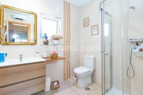 Moradia Isolada T4+1 Venda em Quarteira,Loulé