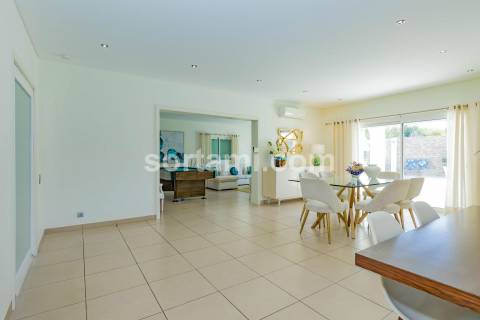 Moradia Isolada T4+1 Venda em Quarteira,Loulé