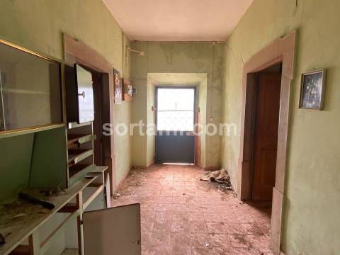 Moradia Devoluta T6 Venda em São Brás de Alportel,São Brás de Alportel