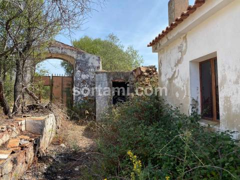 Moradia Devoluta T6 Venda em São Brás de Alportel,São Brás de Alportel