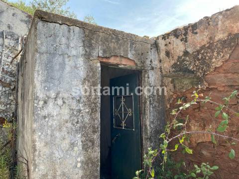 Moradia Devoluta T6 Venda em São Brás de Alportel,São Brás de Alportel