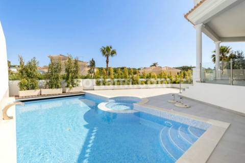 Moradia Isolada T5 Venda em Almancil,Loulé