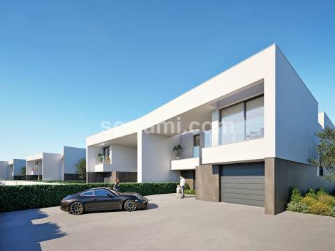 Moradia Geminada T4 Venda em Lagos (São Sebastião e Santa Maria),Lagos