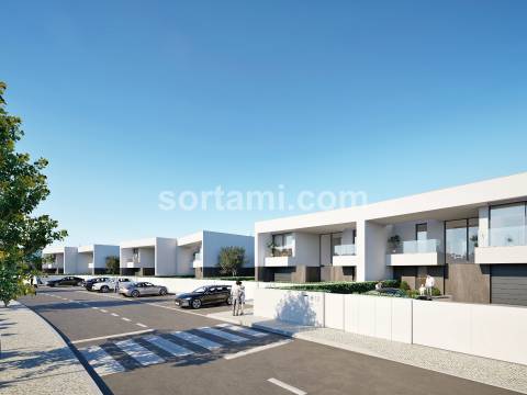 Moradia Geminada T4 Venda em Lagos (São Sebastião e Santa Maria),Lagos