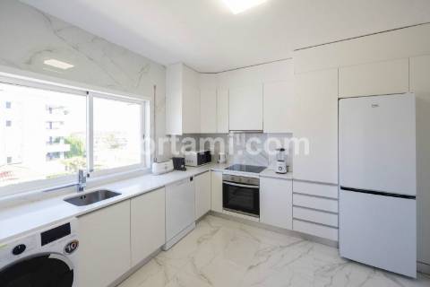 Apartamento T2 Arrendamento em Quarteira,Loulé