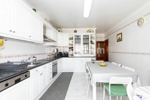 Moradia em Banda T2+3 Venda em Albufeira e Olhos de Água,Albufeira