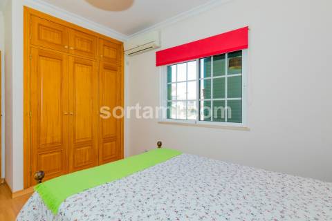 Moradia Geminada T3 Venda em Quarteira,Loulé