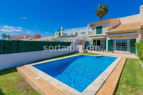 Moradia Geminada T3 Venda em Quarteira,Loulé