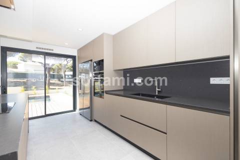 Moradia Isolada T3 Venda em Albufeira e Olhos de Água,Albufeira