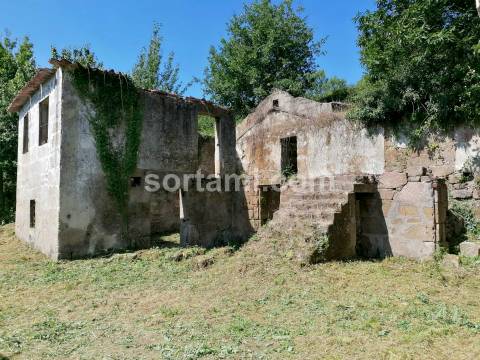 Moradia Devoluta  Venda em Penhalonga e Paços de Gaiolo,Marco de Canaveses