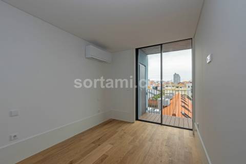 Apartamento T2 Venda em Cedofeita, Santo Ildefonso, Sé, Miragaia, São Nicolau e Vitória,Porto