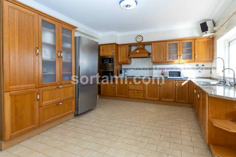 Moradia Isolada T4 Venda em Santa Bárbara de Nexe,Faro