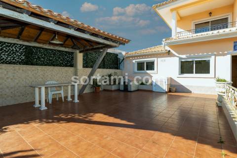 Moradia Isolada T4 Venda em Santa Bárbara de Nexe,Faro