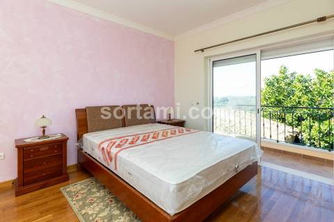 Moradia Isolada T4 Venda em Santa Bárbara de Nexe,Faro